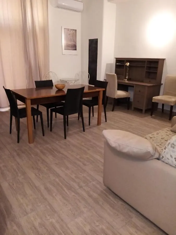 Appartamento accogliente al centro di Aeroporto di Catania Fontana Rossa 0*,